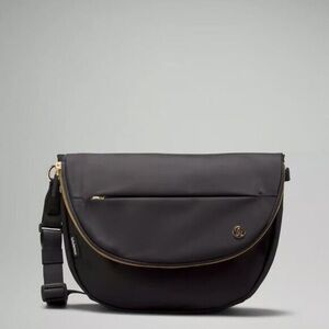 Lululemon - All Night Festival Bag - Micro 2L - Black/Gold